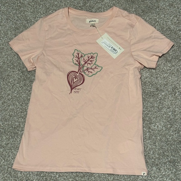 NWOT Pact women’s Heart Beet t-shirt size S, 100% organic cotton flattering tee! - Picture 1 of 4